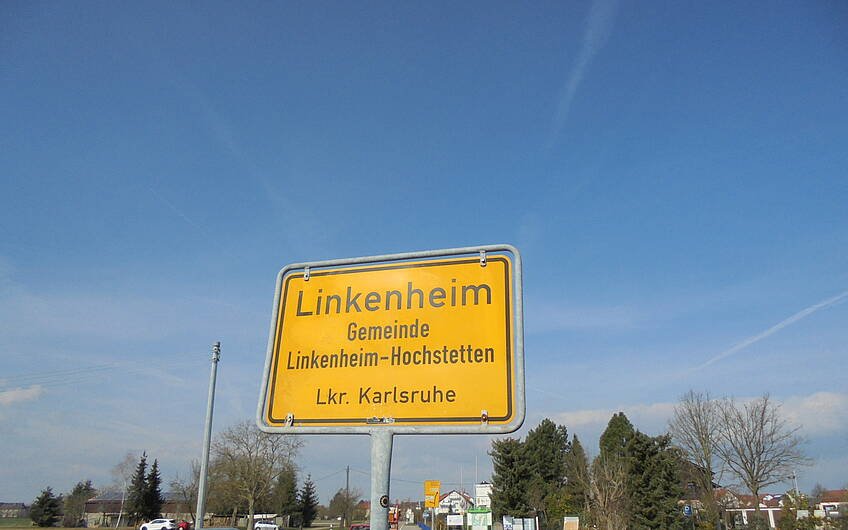 Ortschild von Linkenheim