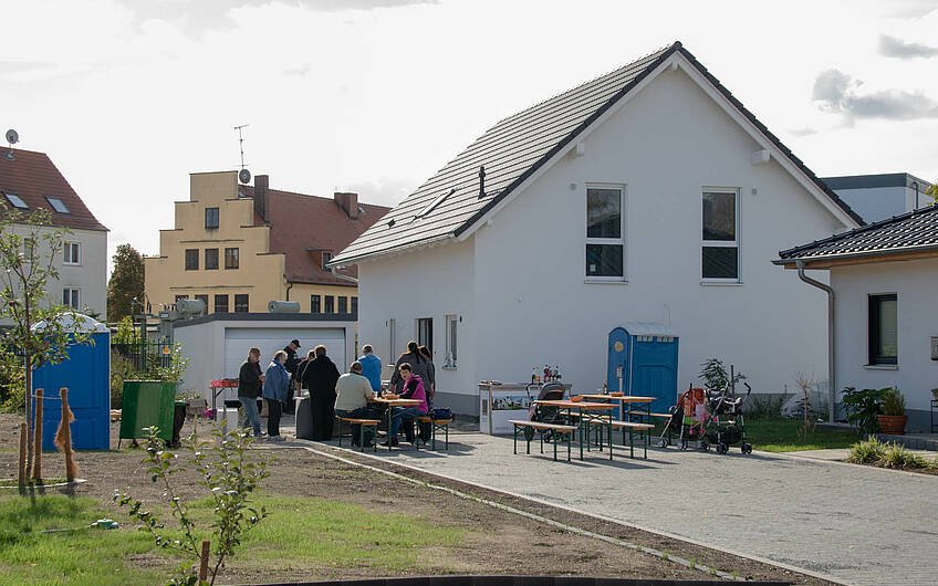Rohbaufest vor Kern-Haus Rohbau in Halle Ammendorf