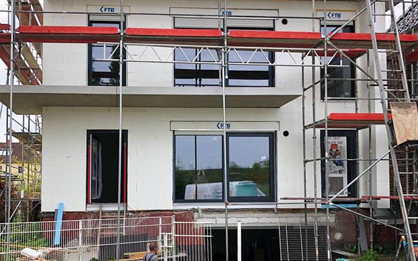 Fenstereinbau und Fensterbänke und Kern-Haus Apartementhaus in Naumburg