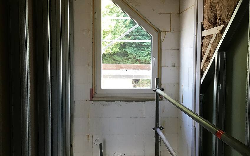 In Aschersleben entsteht ein Kern-Haus. Hier ist das Treppenloch zu sehen.