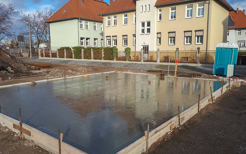 Erstellen der Bodenplatte für Kern-Haus in Halle-Ammendorf