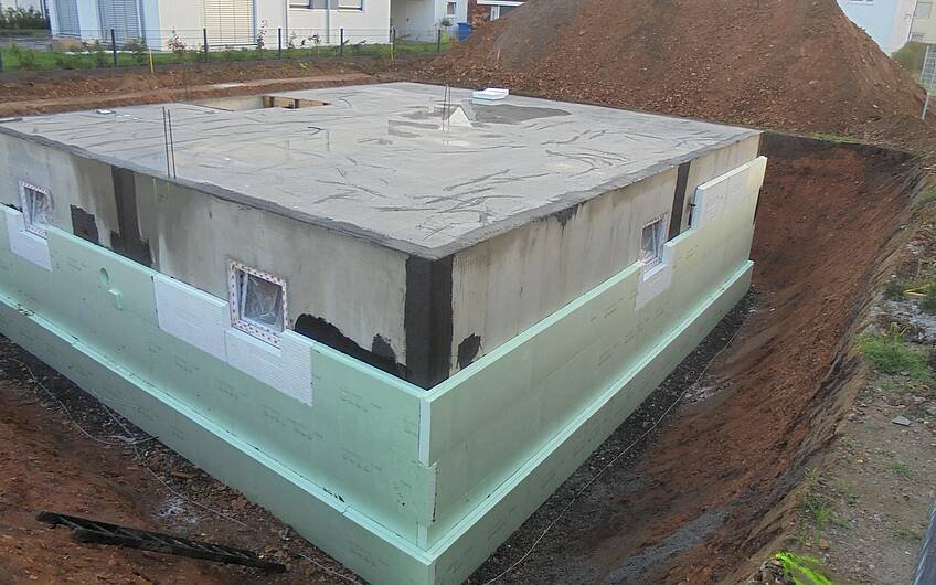 Keller des frei geplanten Einfamilienhauses von Kern-Haus in Worms mit Dämmung