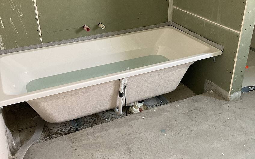 Eingebaute Badewanne in Mainz