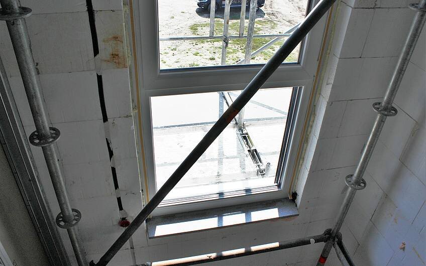 Flurfenster im Obergeschoss im Pultdachhaus von Kern-Haus