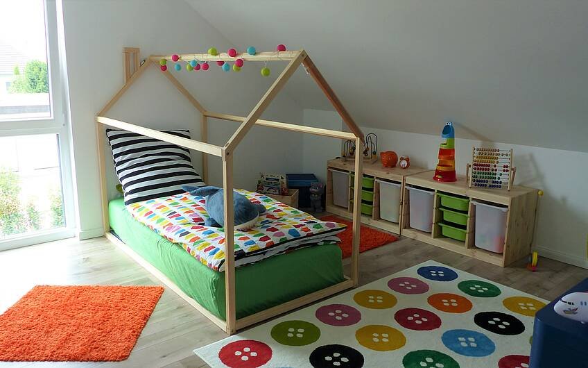 Kinderzimmer im Einfamilienhaus Komfort von Kern-Haus in Neupotz