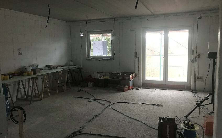 Elektrorohinstallation im frei geplanten Familienhaus von Kern-Haus in Marxzell-Burbach