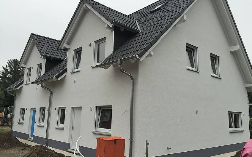 Kern-Haus baut Doppelhäuser für Familien. In Ronnenberg (Niedersachsen) entsteht das Kern-Haus Twin L.