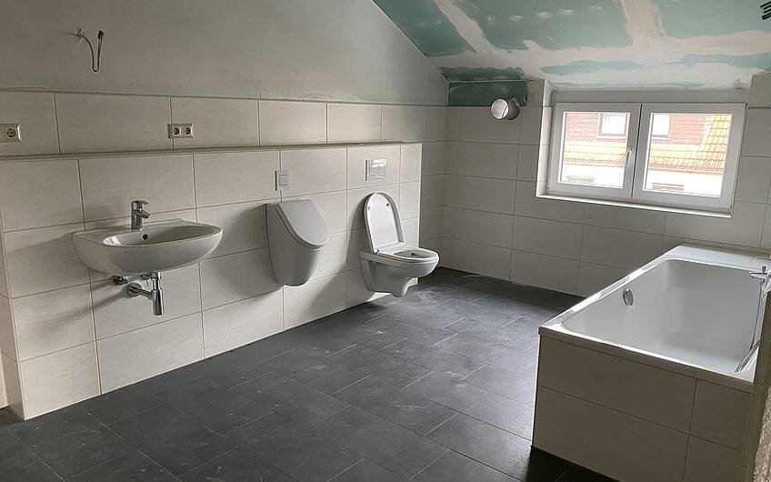 Badezimmer in Kern-Haus Doppelhaushälfte in Magdeburg