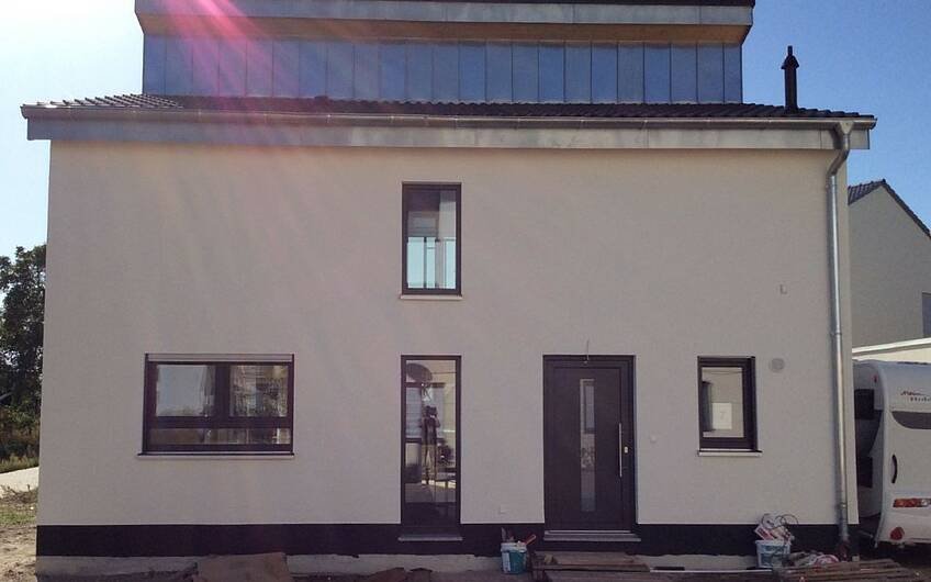 Eingangsseite des Familienhauses Vision Plus von Kern-Haus in Böhl-Iggelheim
