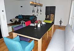 Ess- und Wohnzimmer der individuell geplanten Kern-Haus-Stadtvilla Signus in Dettenheim-Rußheim