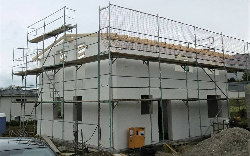 Rohbau des frei geplanten Familienhauses von Kern-Haus in Erbes-Büdesheim