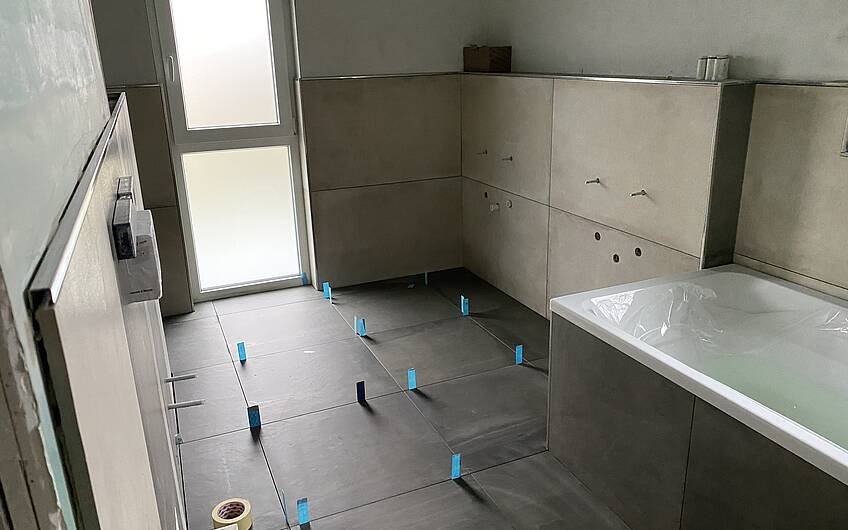Badezimmer gefliest in Kern-Haus in Magdeburg