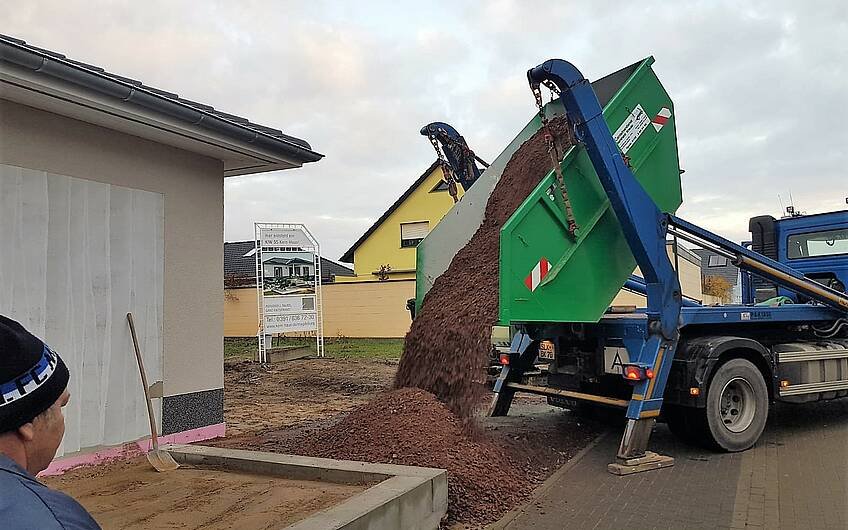 Aufschotterung für Garagenlieferung für ein Kern-Haus in Wolmirstedt