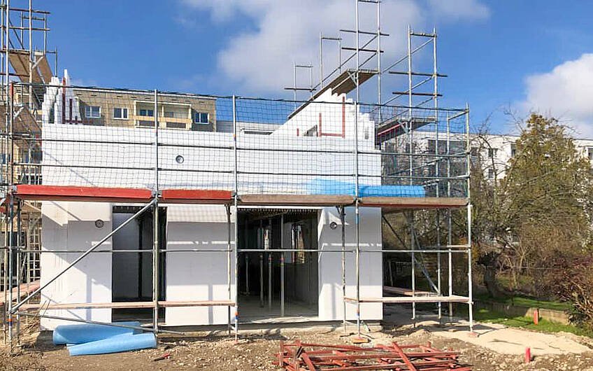 FErtistellung des DAchgeschossrohbaus für KErn-Haus in Halle Reideburg