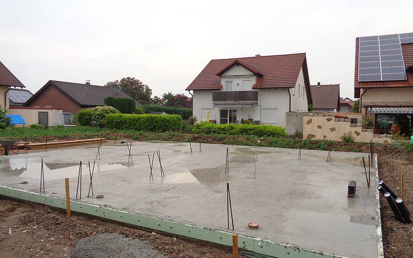 Bodenplatte für das frei geplante Einfamilienhaus von Kern-Haus in Römerberg