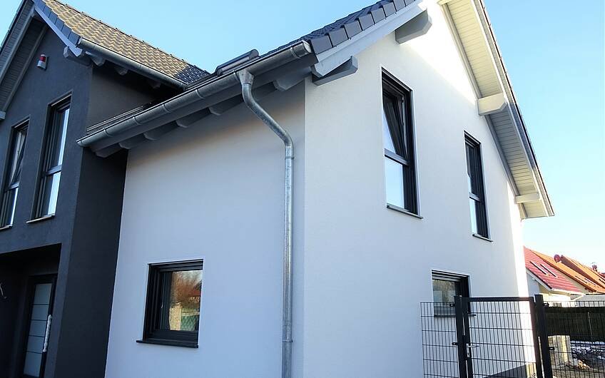 Kern-Haus Aura in zwei Farben - grau und weiß in Magdeburg