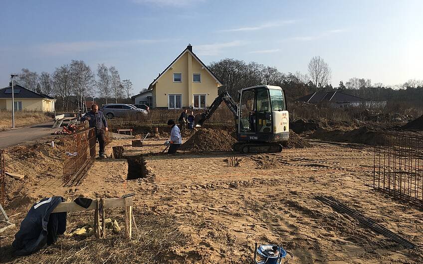 Das Fundament wird vorbereitet. Bauen in Lostau mit Kern-Haus Magdeburg!