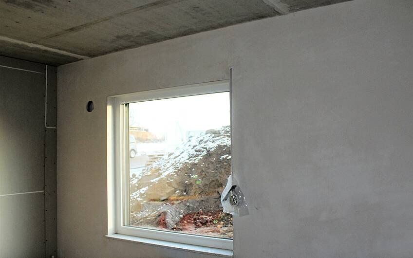 Großes Fenster im veränderten Kern-Haus Magnum in Niederndodeleben
