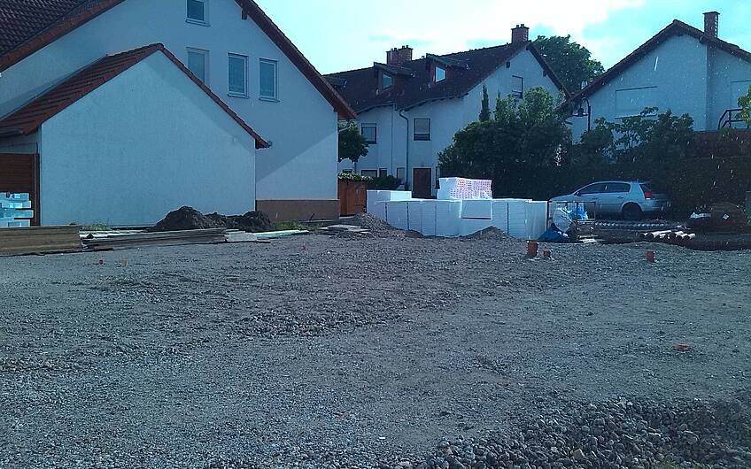 Vorbereitetes Baugrundstück für das individuell geplante Einfamilienhaus Aura von Kern-Haus in Wachenheim