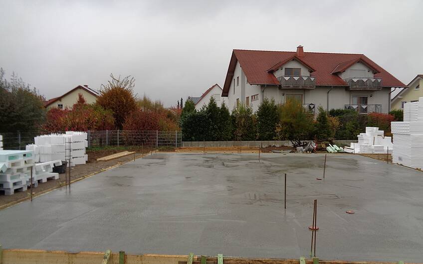 Bodenplatte für das individuell geplante Einfamilienhaus Signum von Kern-Haus in Römerberg