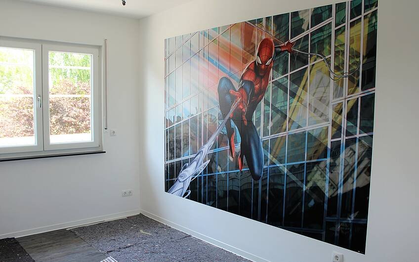 Großformatige Tapete von The Amazing Spider-Man im Kern-Haus Novo in Magdeburg