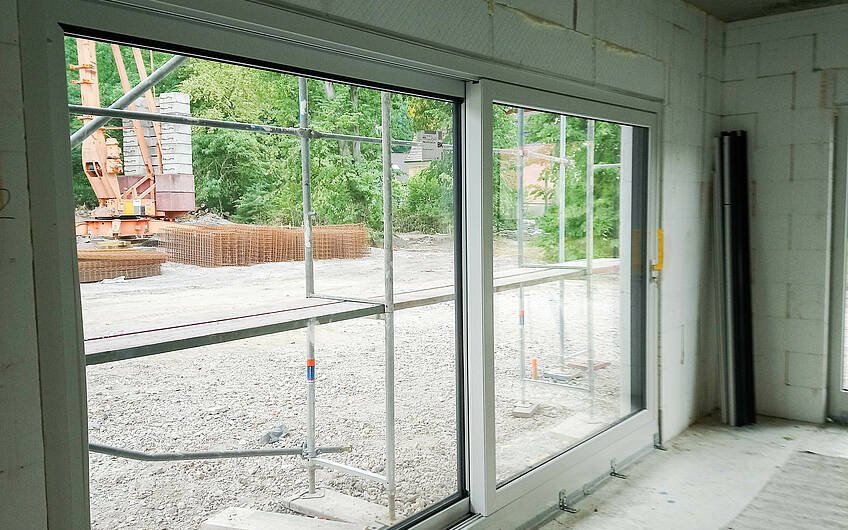 Fenstereinbau in Kern-Haus Rohbau in Lettin