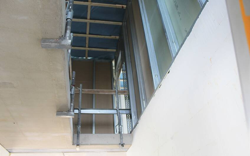 Treppenausschnitt im Kern-Haus-Rohbau in Magdeburg