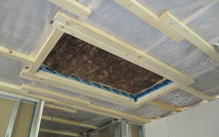 An der Decke wurde eine Aussparung für die ausklappbare Dachbodentreppe berücksichtigt.