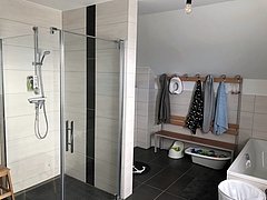 Badezimmer im individuell geplanten Einfamilienhaus Luna von Kern-Haus in Bruchsal
