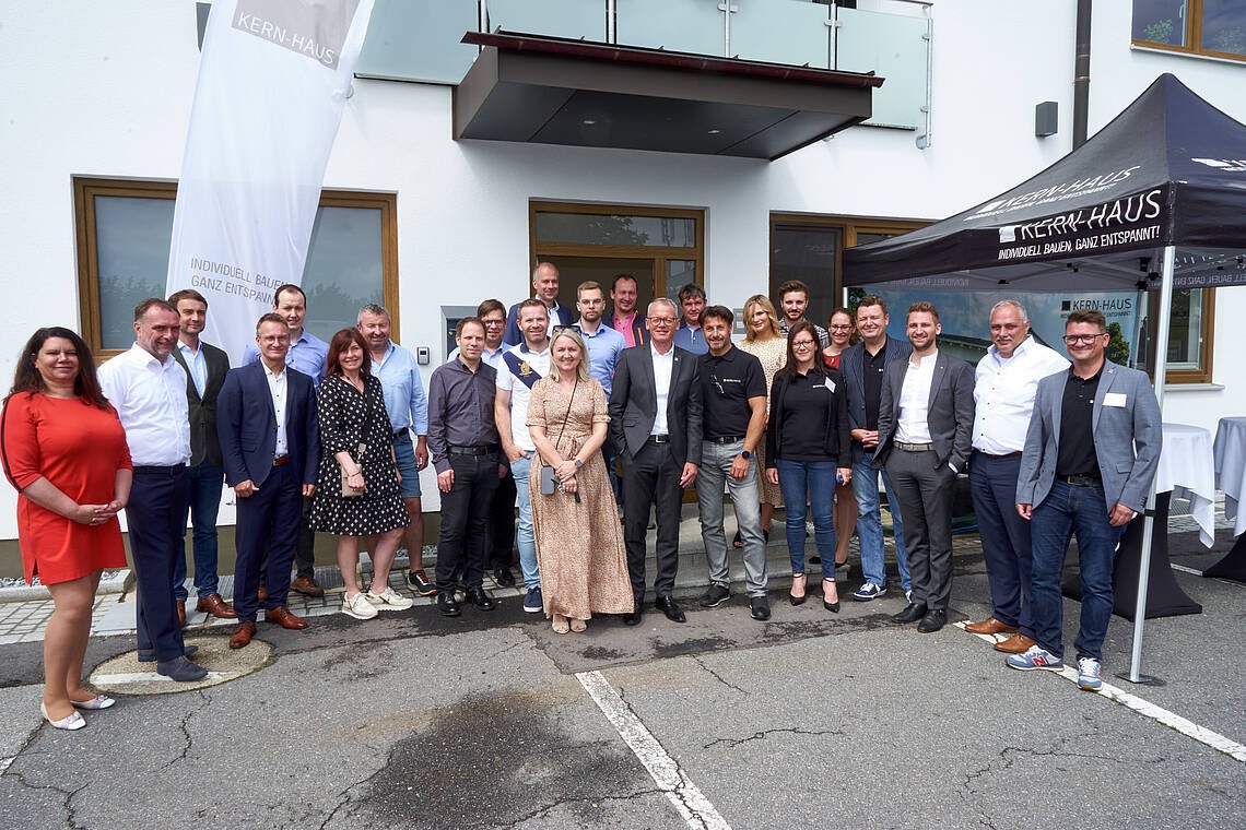 Kern-Haus Bayern feiert mit Netzwerkpartnern in Passau