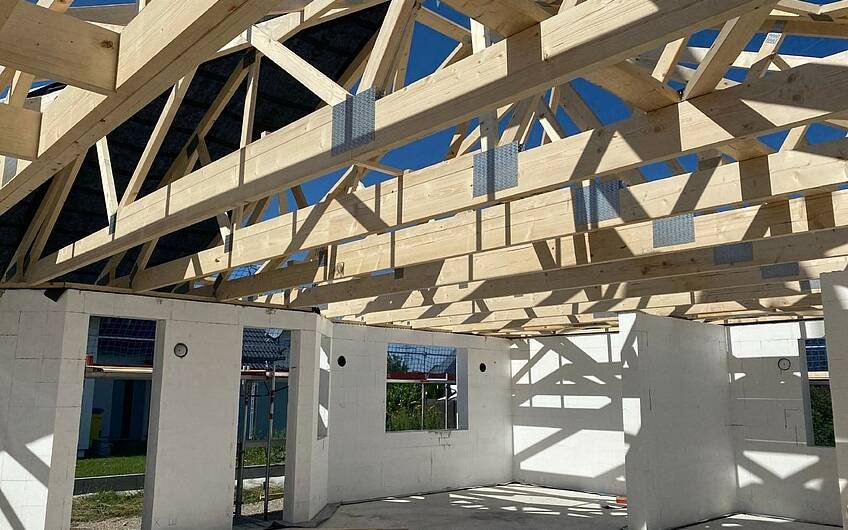 Rohbau des individuell geplanten Bungalows Flair von Kern-Haus in Herbertingen-Hundersingen