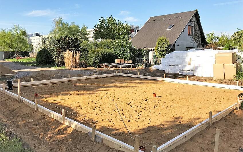 Sandschicht für die Bodenplatte für ein Kern-Haus in Magdeburg