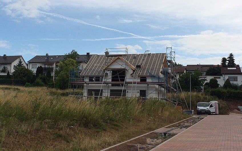 Rohbau des frei geplanten Familienhauses von Kern-Haus in Zweibrücken