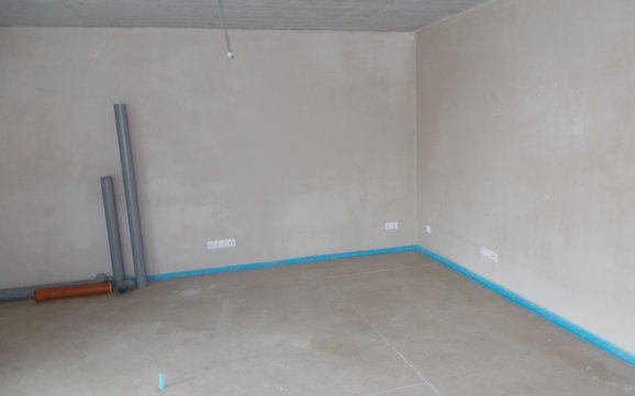 Raum mit Estrichboden im individuell geplanten Einfamilienhaus Luna von Kern-Haus in Dettenheim