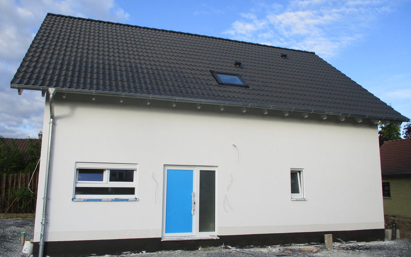 Der Sockelanstrich bildet zusammen mit der Fassade eine perfekt aufeinander abgestimmte Einheit.