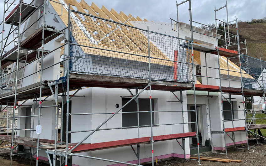 Gut sichtbar sind die äußeren Konturen des Kern-Hauses.