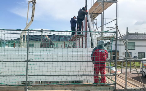  Verfüllen der DuoTherm Elemente mit Beton für Rohbau des Kern-Haus in Halle Reideburg
