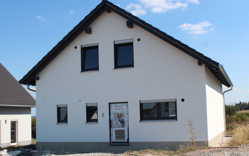 In Marbach wurde der Außenputz aufgetragen.