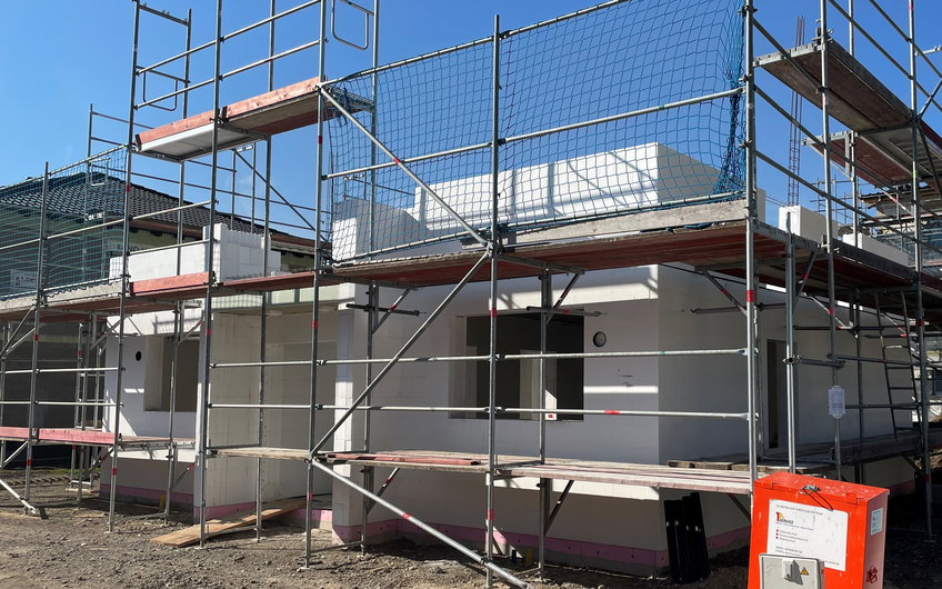 Für den weiteren Aufbau des Kern-Hauses wurde ein Sicherheitsgerüst aufgebaut.