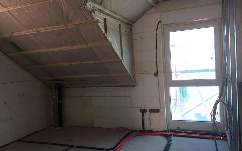 Das Kern-Haus Komfort erhält die Elektro- und Sanitärrohinstallationen. 