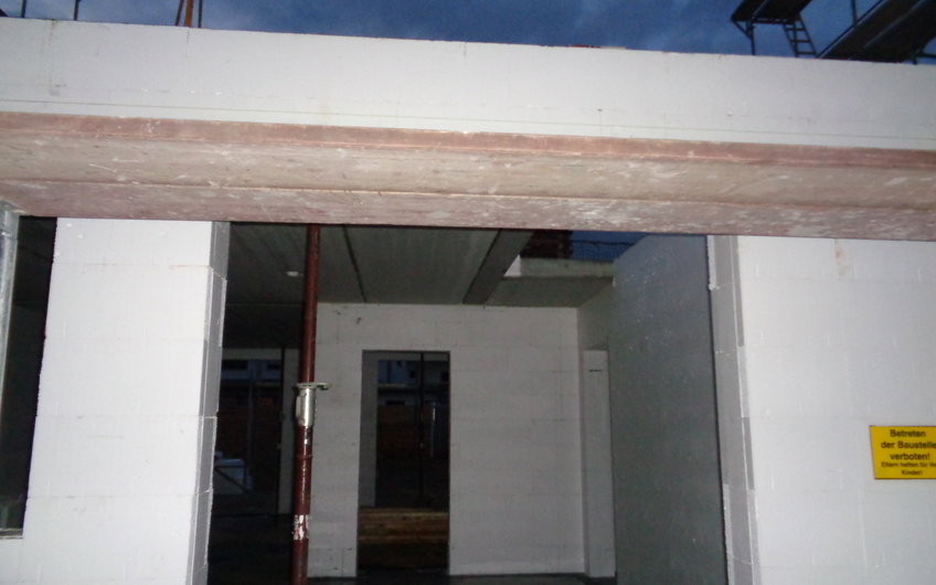 Erdgeschoss des individuell geplanten Einfamilienhauses Luna von Kern-Haus in Dettenheim mit Decke