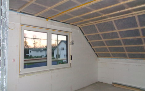 Dachgeschossausbau im individuell geplanten Einfamilienhaus Luna von Kern-Haus in Dettenheim