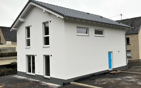 Der Außenputz schützt das Haus vor Witterungseinflüssen.
