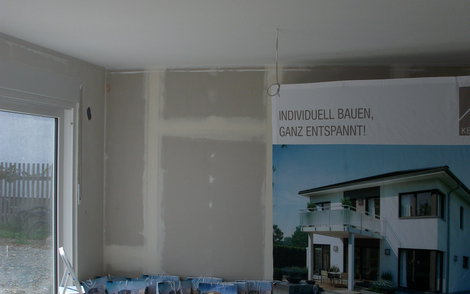 Mit großen Schritten geht es dem Einzug entgegen, die Malerarbeiten sind in vollem Gange.