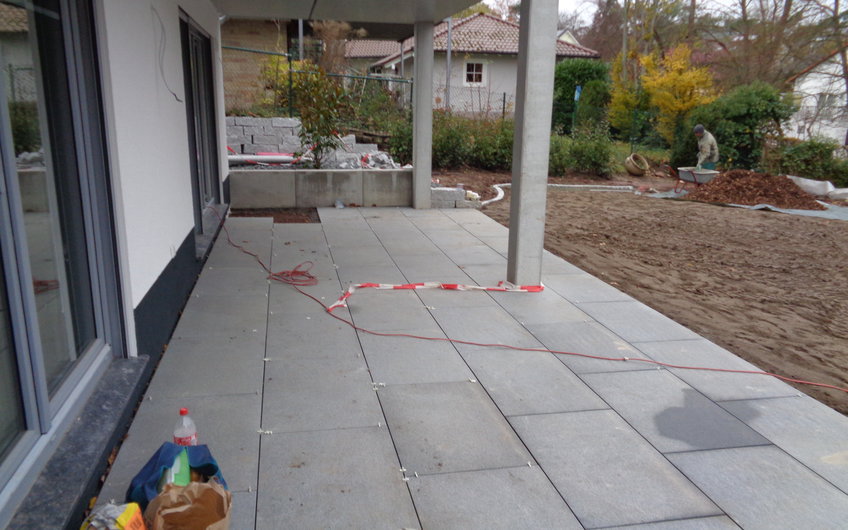 Terrasse des frei geplanten Einfamilienhauses von Kern-Haus in Bad Dürkheim