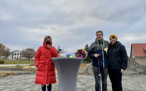 Grundsteinlegung Bauherren und Verkäufer