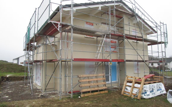 Verputztes Haus.