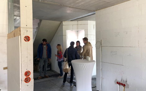 Rohbaubesichtigung im frei geplanten Einfamilienhaus von Kern-Haus in Römerberg