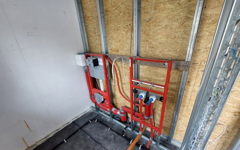 Sani-Rohinstallation in den Wohngeschossen