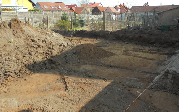 Erdarbeiten auf dem Grundstück der Bauherren in Linkenheim-Hochstetten